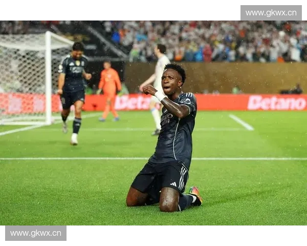 世俱杯最新比赛全程直播精彩回放与赛程实时报道